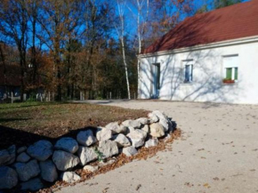 Gîte Vallières-les-Grandes, 2 pièces, 2 personnes - FR-1-491-288